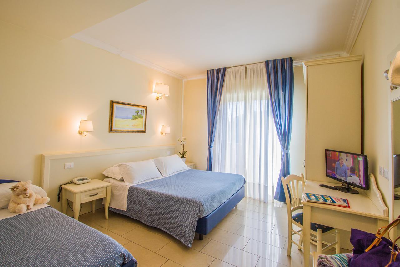 Hotel Nelson Riccione Exterior photo